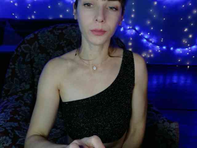 Lady-Caroline webcam