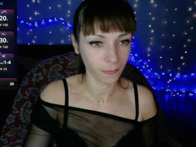 Lady-Caroline webcam