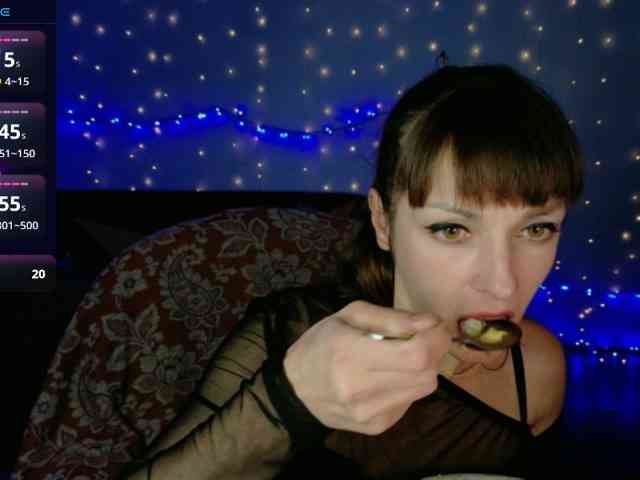 Lady-Caroline webcam