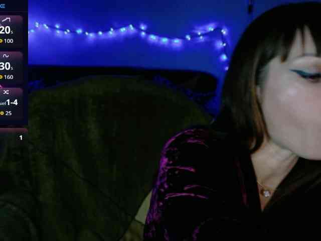 Lady-Caroline webcam