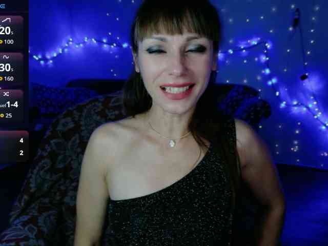 Lady-Caroline webcam