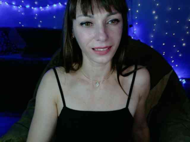 Lady-Caroline webcam