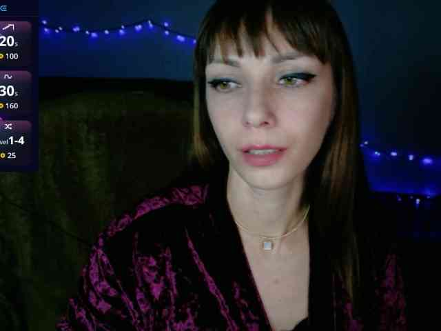 Lady-Caroline webcam