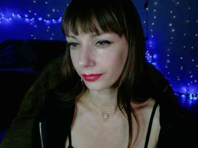 Lady-Caroline webcam