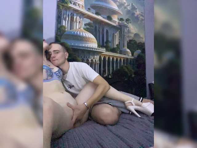Gratis Live Sexcam mit Toni-and-Tanya Toni-and-Tanya
