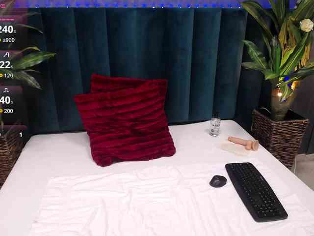 RoxieAnne webcam