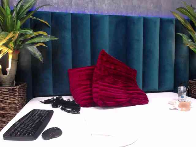 RoxieAnne webcam