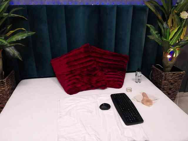 RoxieAnne webcam