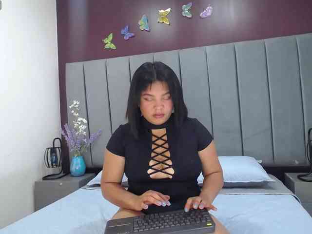 Roxanna-Russo webcam