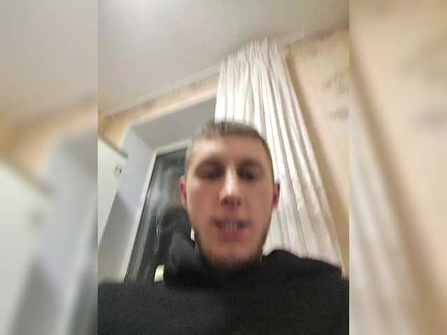 Accedi alla chat con il nickname Lovi_Moment Lovi_Moment