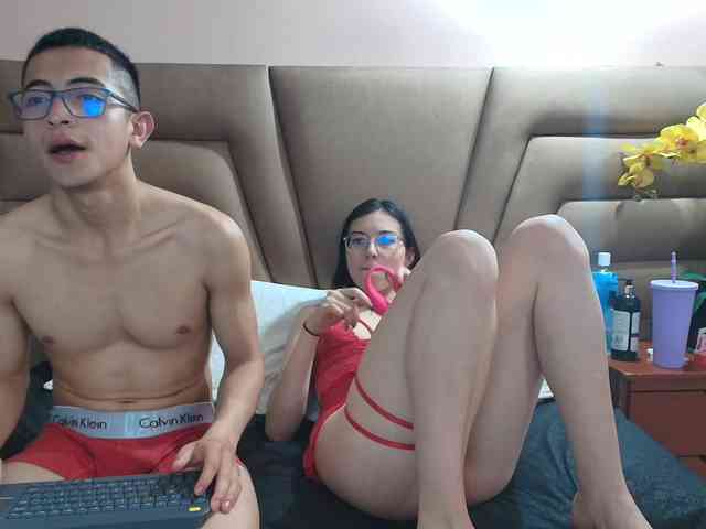 Crimsonsecretts webcam