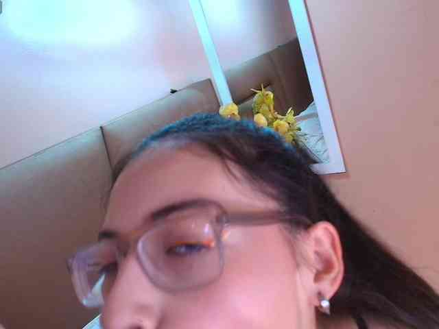 Crimsonsecretts webcam