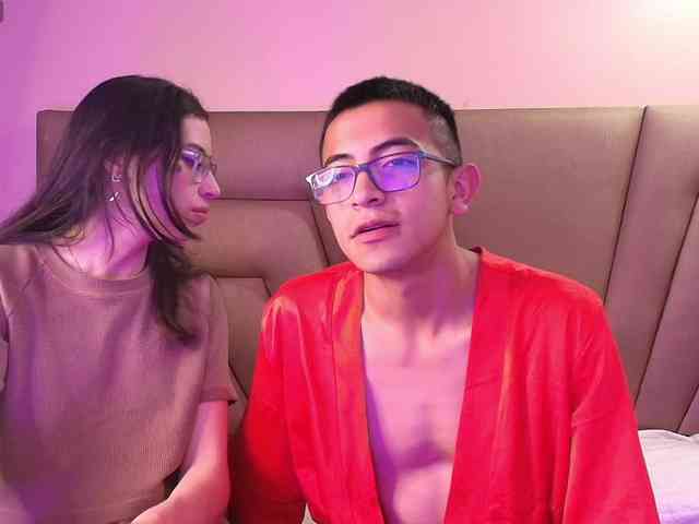 Crimsonsecretts webcam