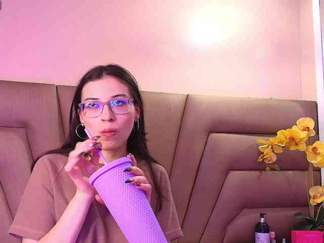 Crimsonsecretts webcam