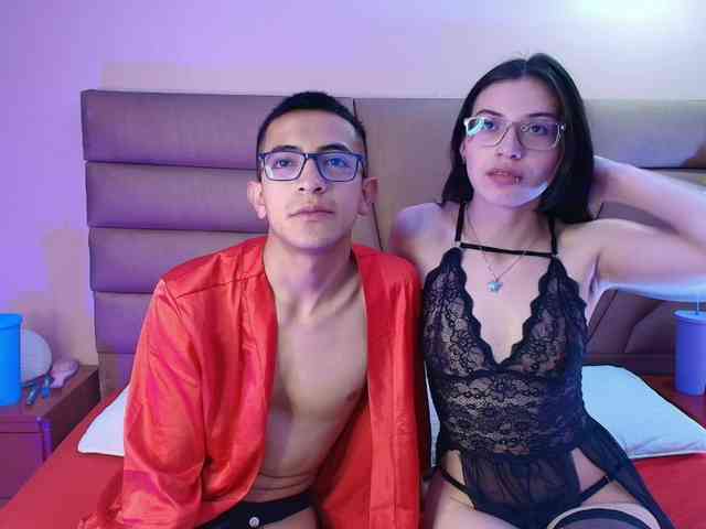 Crimsonsecretts webcam