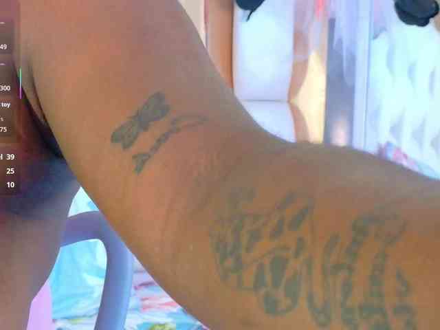 loveebonyyjuices webcam