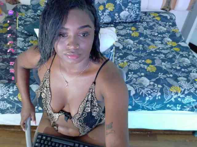 loveebonyyjuices webcam