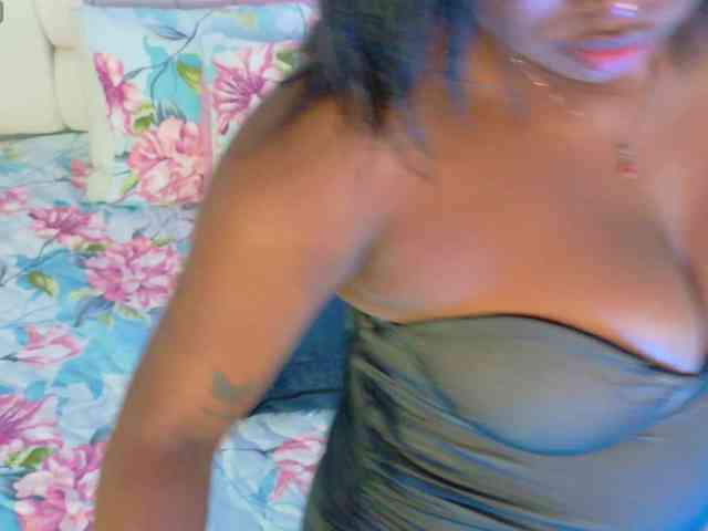 loveebonyyjuices webcam