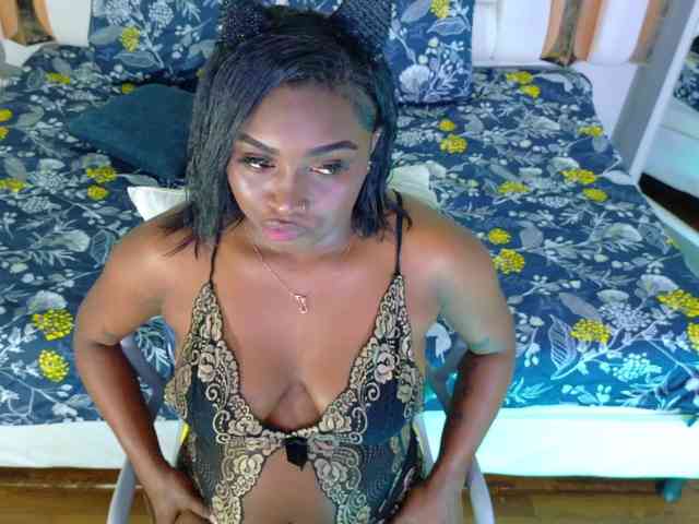 loveebonyyjuices webcam