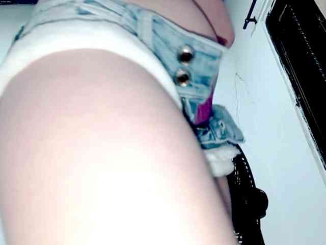 PetiteIvoryqueens webcam