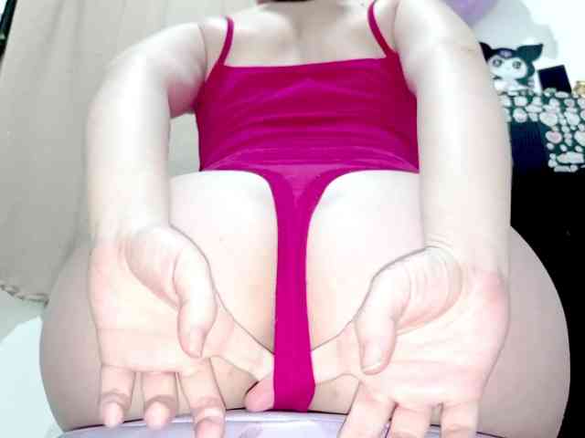 PetiteIvoryqueens webcam