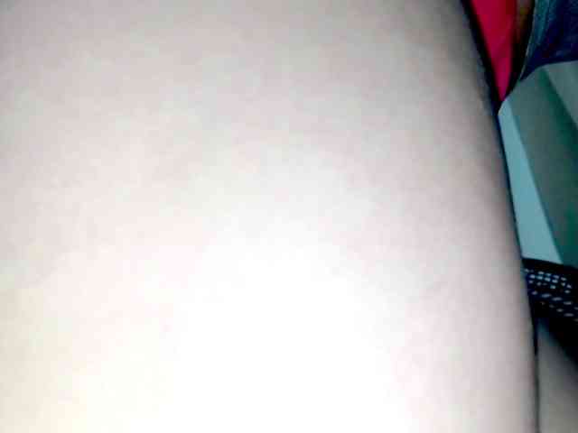 PetiteIvoryqueens webcam