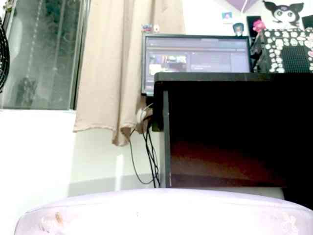 PetiteIvoryqueens webcam