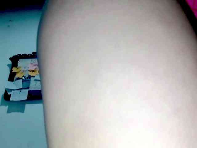 PetiteIvoryqueens webcam