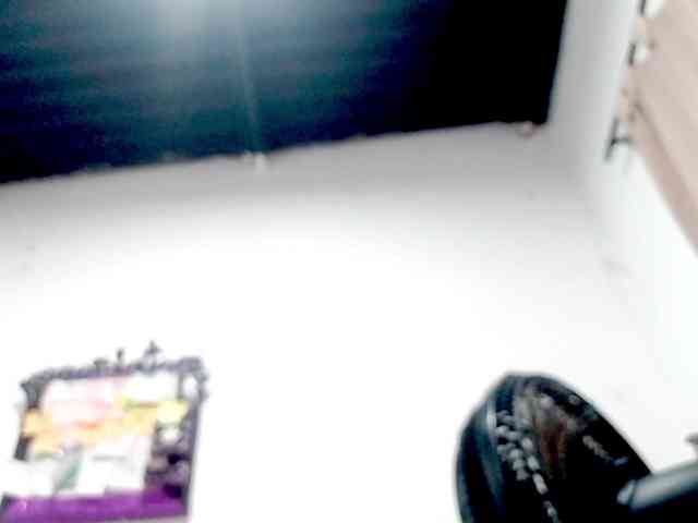 PetiteIvoryqueens webcam