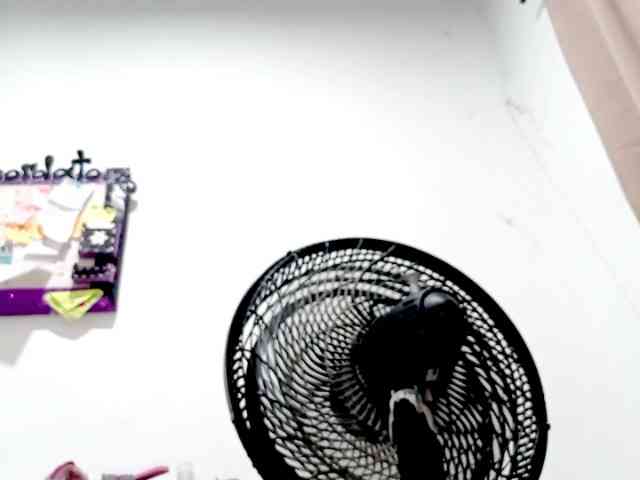 PetiteIvoryqueens webcam