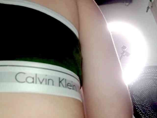 PetiteIvoryqueens webcam