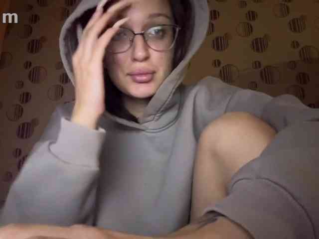 NikkiDon webcam