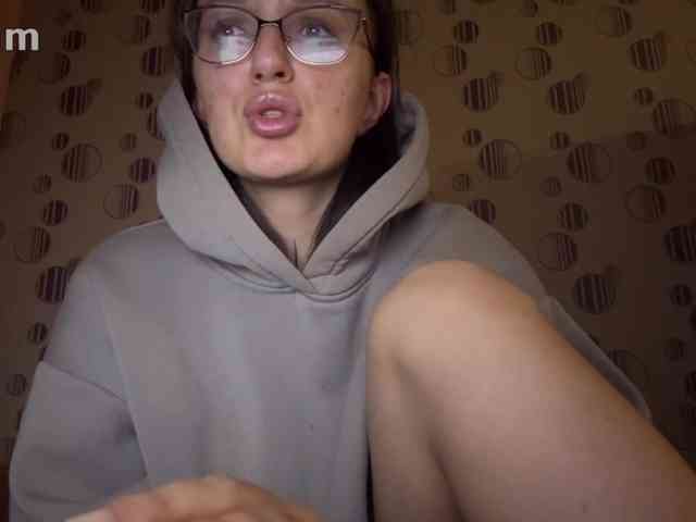 NikkiDon webcam