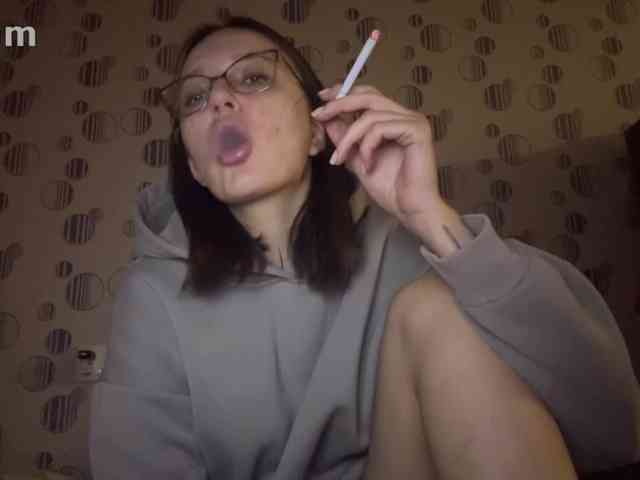 NikkiDon webcam