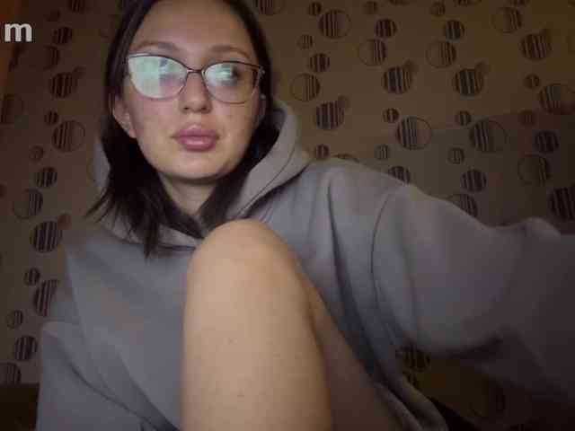 NikkiDon webcam