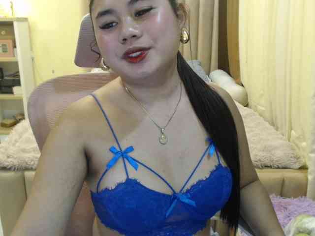 Urasianladyfox2xx webcam