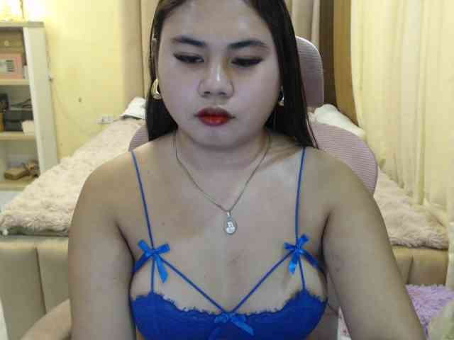 Urasianladyfox2xx webcam