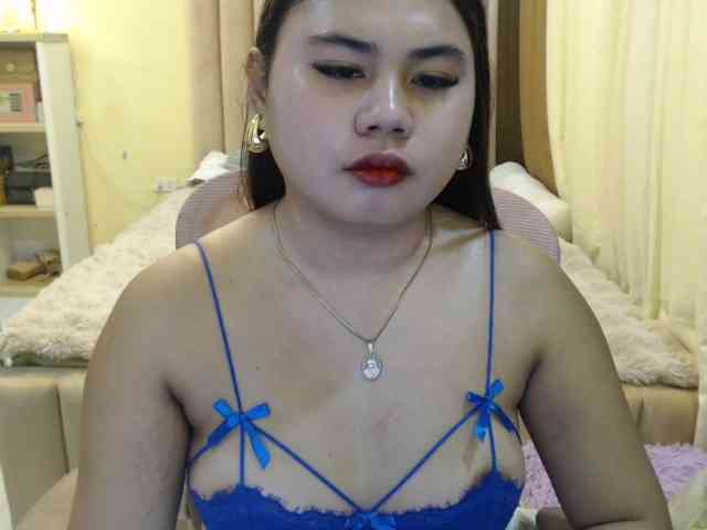 Urasianladyfox2xx webcam