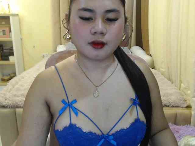 Urasianladyfox2xx webcam