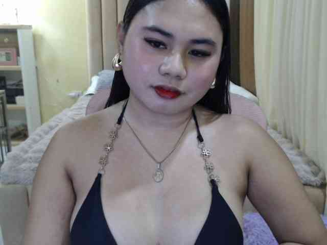 Urasianladyfox2xx webcam