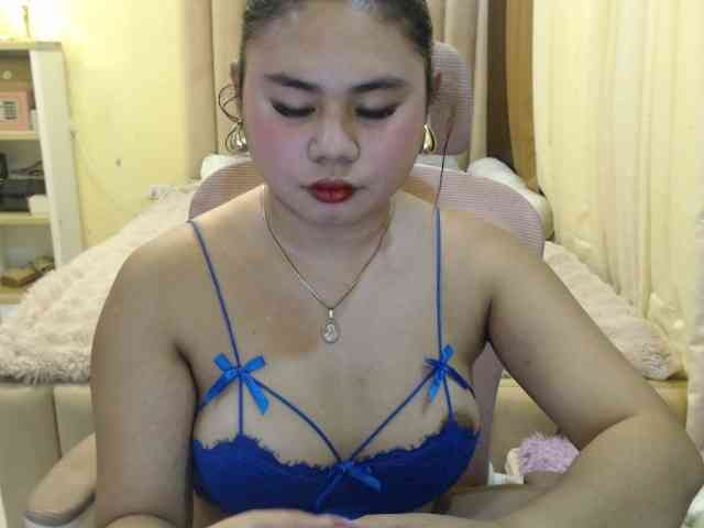 Urasianladyfox2xx webcam