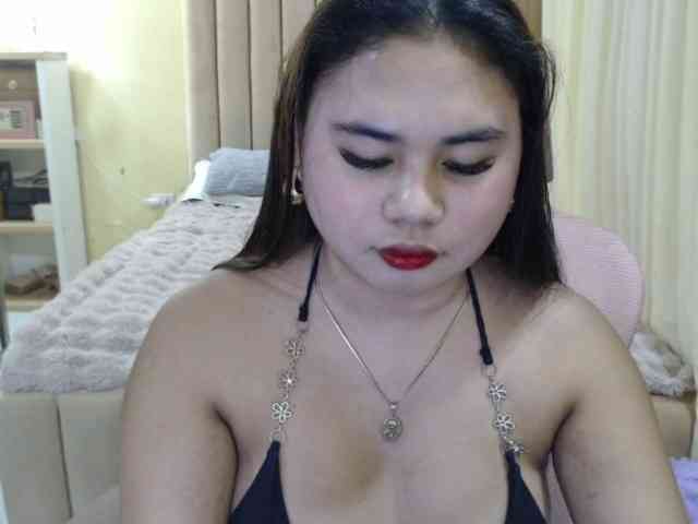 Urasianladyfox2xx webcam