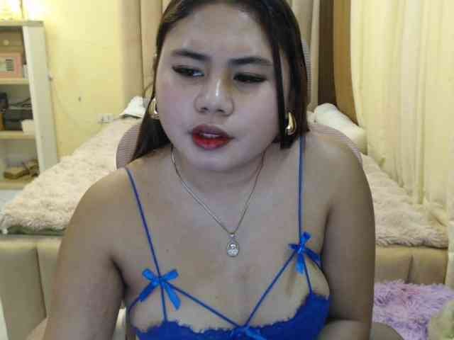 Urasianladyfox2xx webcam