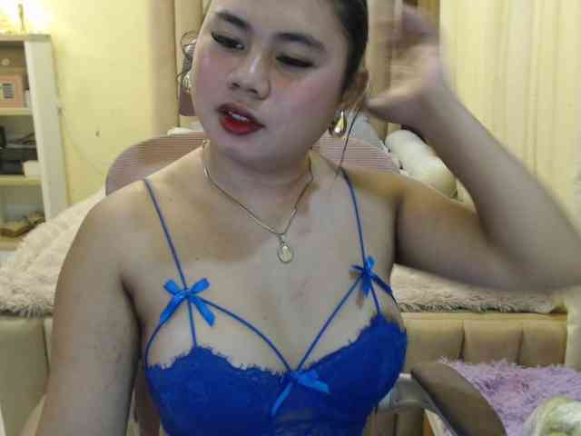 Urasianladyfox2xx webcam