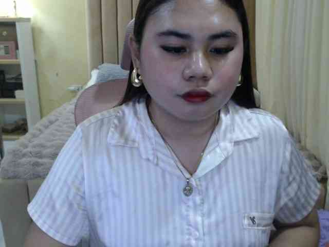 Urasianladyfox2xx webcam