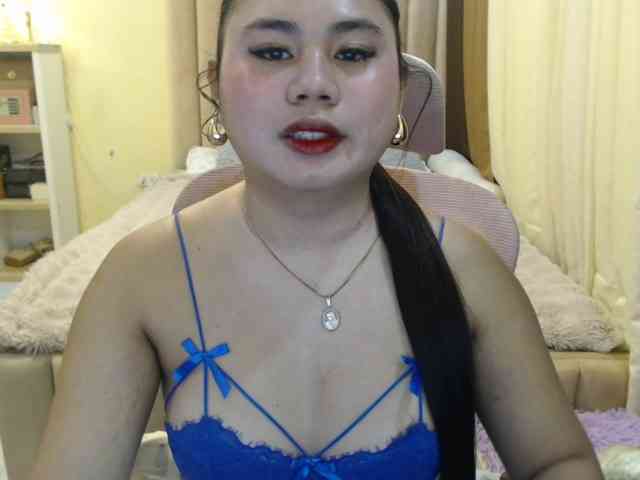 Urasianladyfox2xx webcam