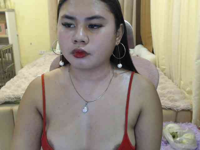 Urasianladyfox2xx webcam