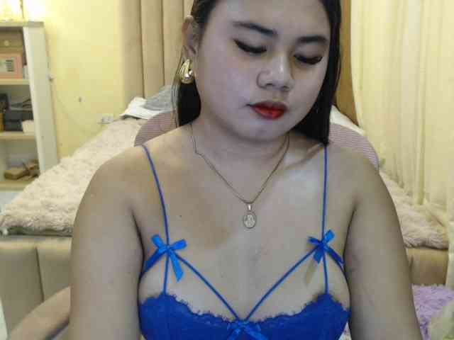 Urasianladyfox2xx webcam
