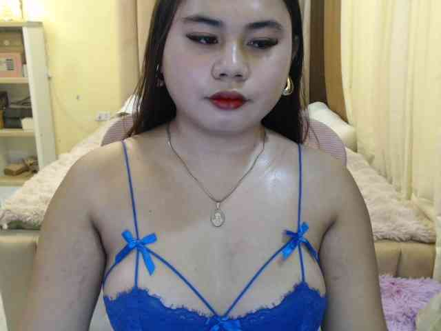 Urasianladyfox2xx webcam