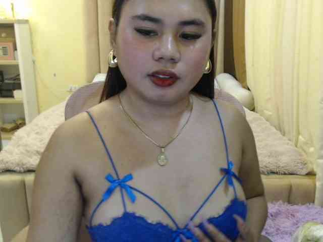 Urasianladyfox2xx webcam